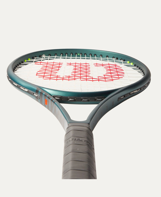 Wilson Blade 100UL V9 tennis Racquet
