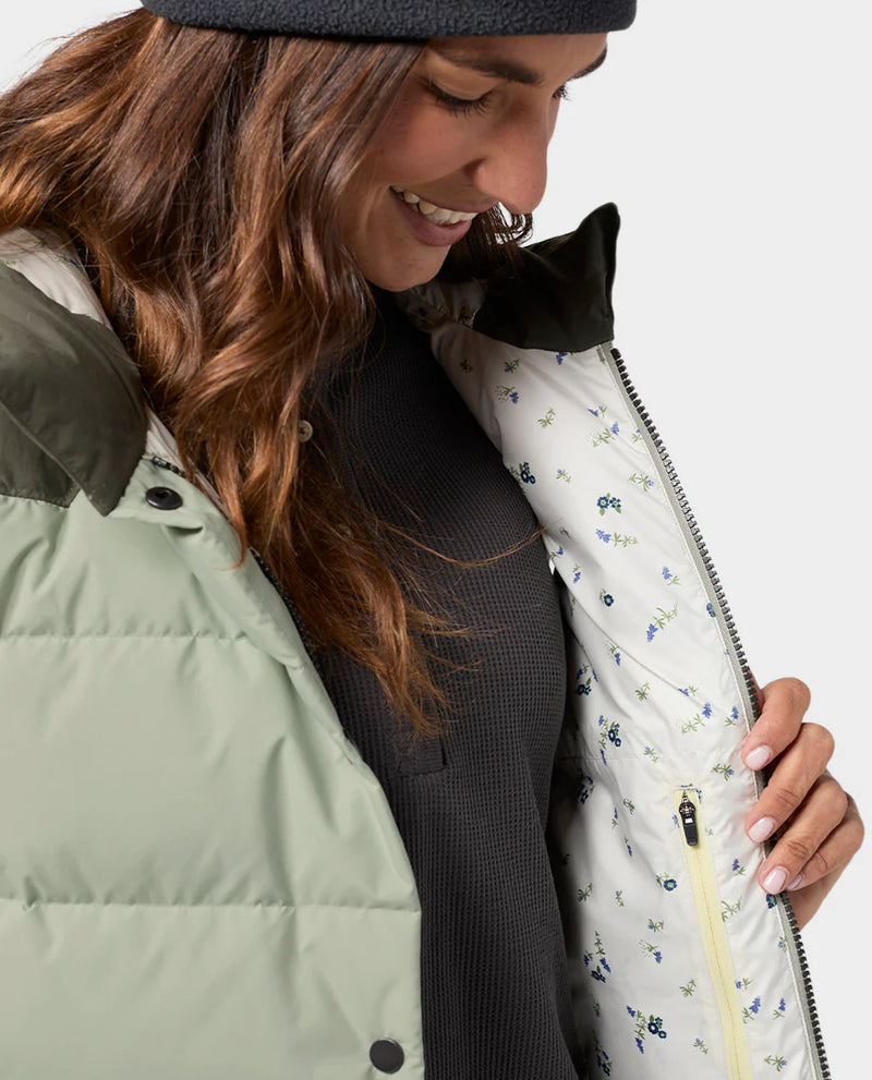 Load image into Gallery viewer, Stio Women&#39;s Turnbolt Down Vest 2026
