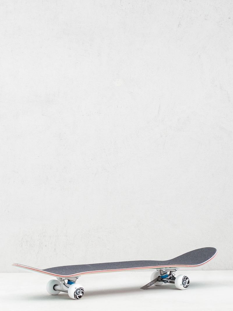 Load image into Gallery viewer, Foundation 3 Star Complete Skateboard - 7.88&quot; x 31.75&quot;
