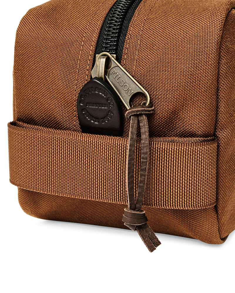 Load image into Gallery viewer, Filson Dryden Dopp Kit - Ski &amp; Tennis Station
