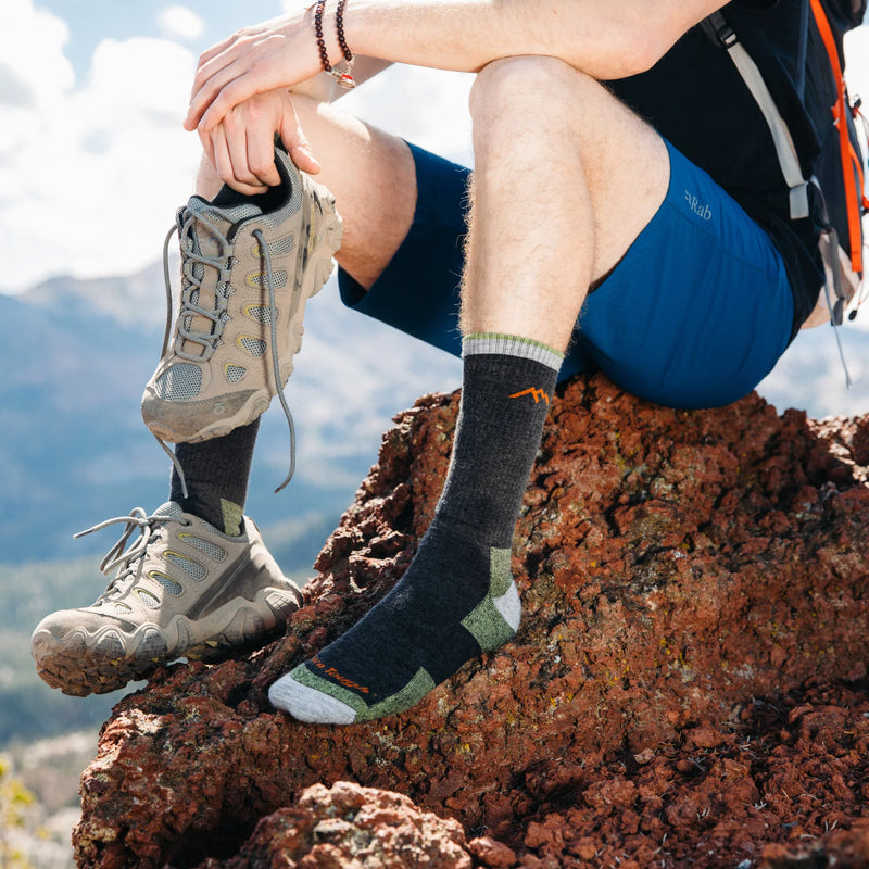 Load image into Gallery viewer, Darn Tough Men's Hiker Boot Midweight Hiking Socks
