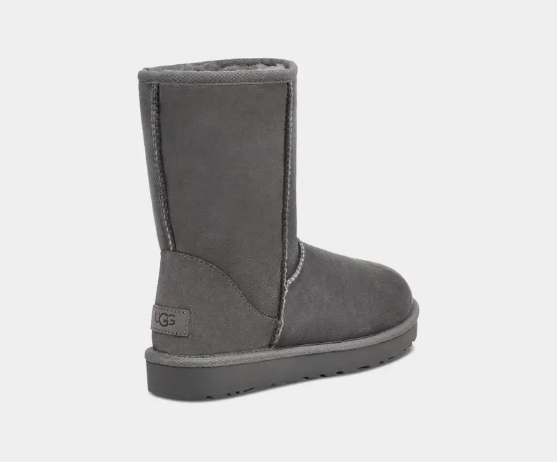 Load image into Gallery viewer, Ugg Women&#39;s Classic Short ll Boot
