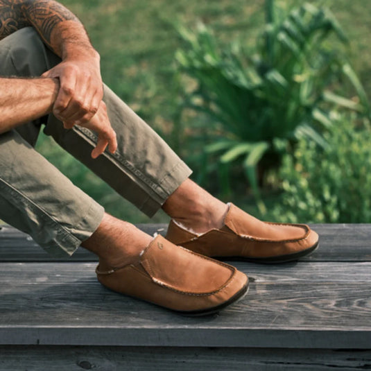 Olukai Men's Moloa Premium Leather Slippers