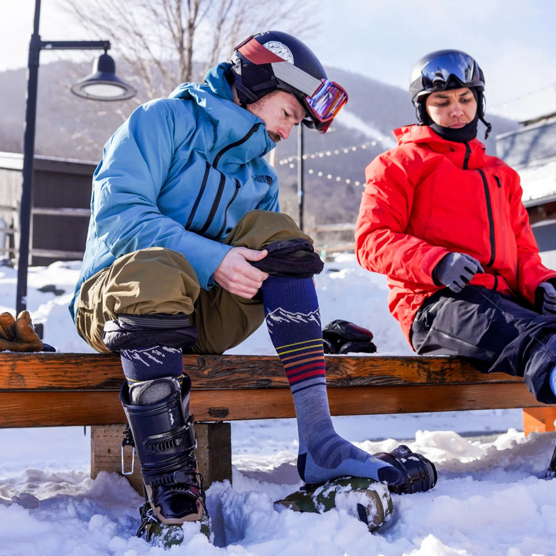 Load image into Gallery viewer, Darn Tough Men&#39;s Steep Lines OTC Lightweight With Cushion Ski Socks
