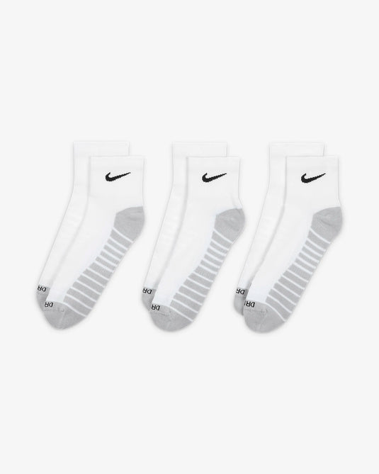 Nike Everyday Max Cushioned Ankle Socks (3 Pairs)