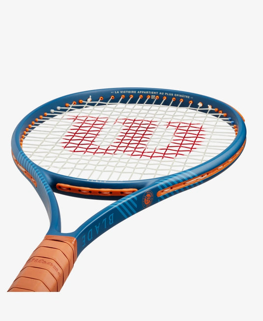 Wilson Roland-Garros Blade 16X19 V9 Tennis Racquet