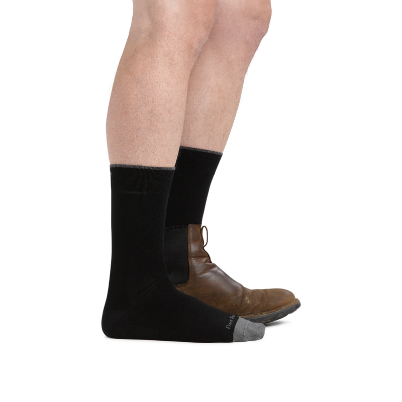 Load image into Gallery viewer, Darn Tough Men&#39;s Standard No Cushion Lightweight Lifestyle Crew Sock
