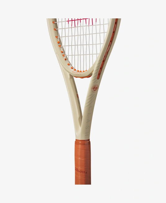 Wilson Roland-Garros Clash 100 V2 Tennis Racquet