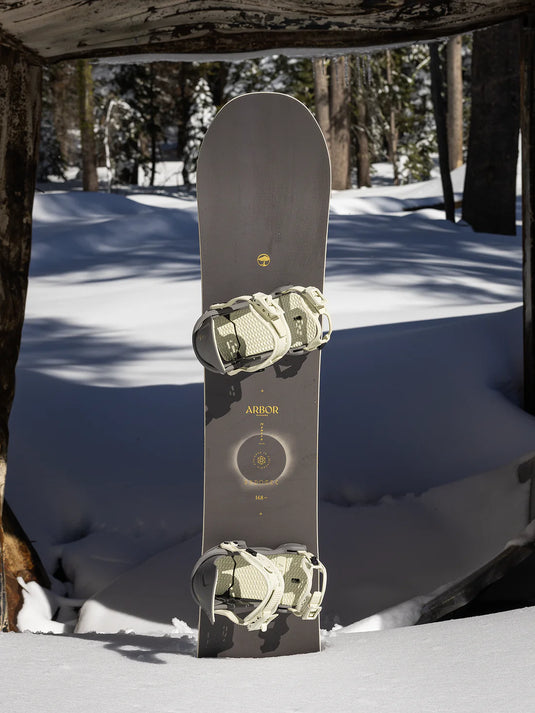 Arbor Women's Mantra Decon Snowboard 2026
