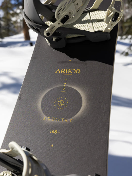 Arbor Women's Mantra Decon Snowboard 2026