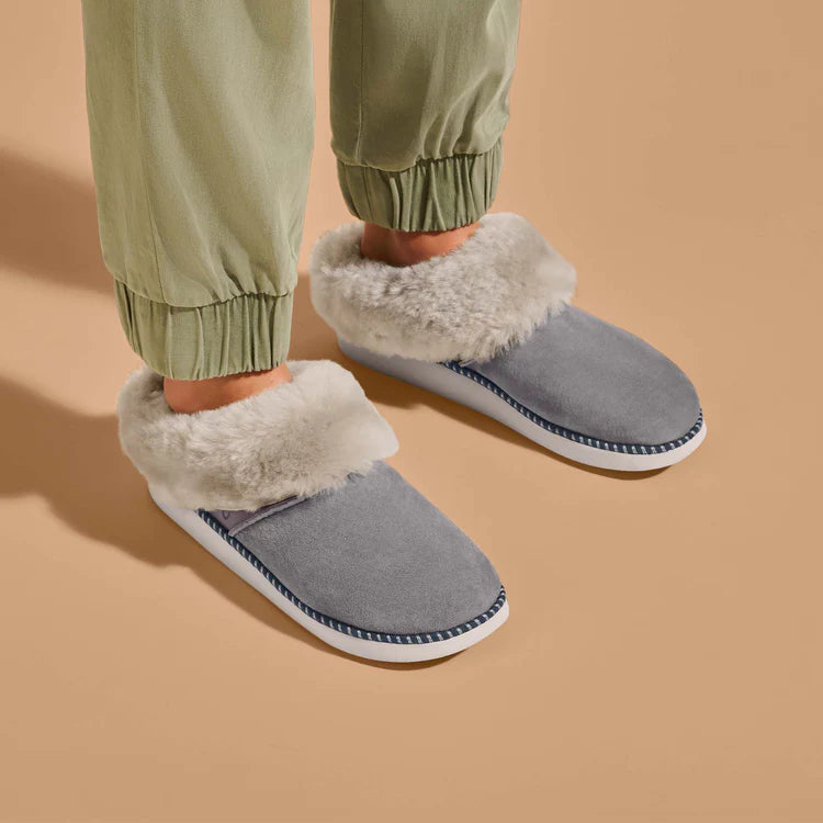 Load image into Gallery viewer, OluKai Women&#39;s Ku&#39;i Indoor/Outdoor Slippers
