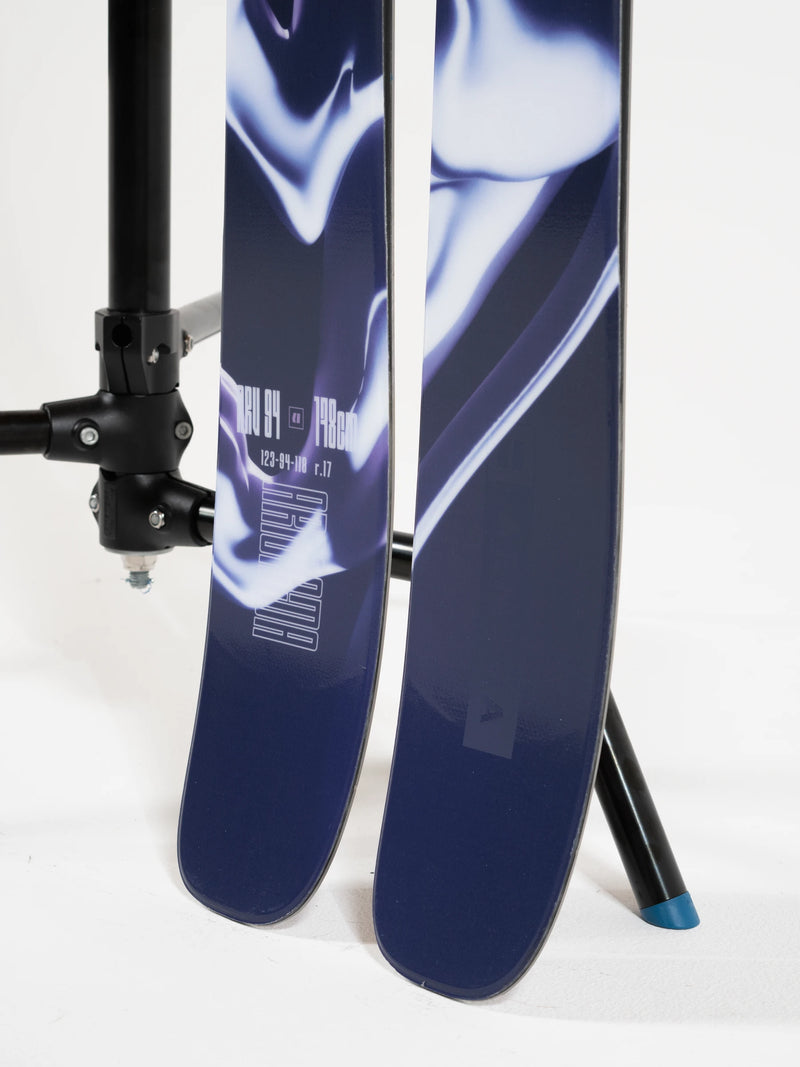 Load image into Gallery viewer, Armada Men&#39;s ARV 94 All Mountain Twin Crossover King Skis 2025
