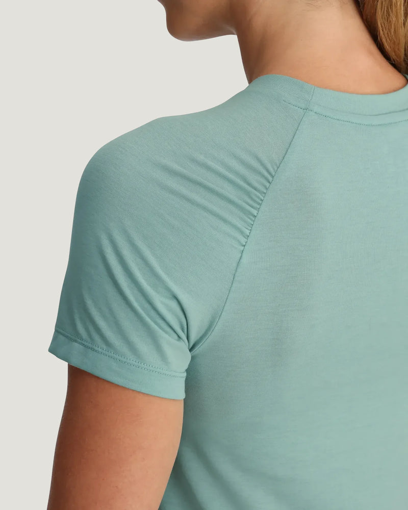 Load image into Gallery viewer, Free Fly Women's Elevate Lightweight Fitted Tee - Ski &amp; Tennis Station
