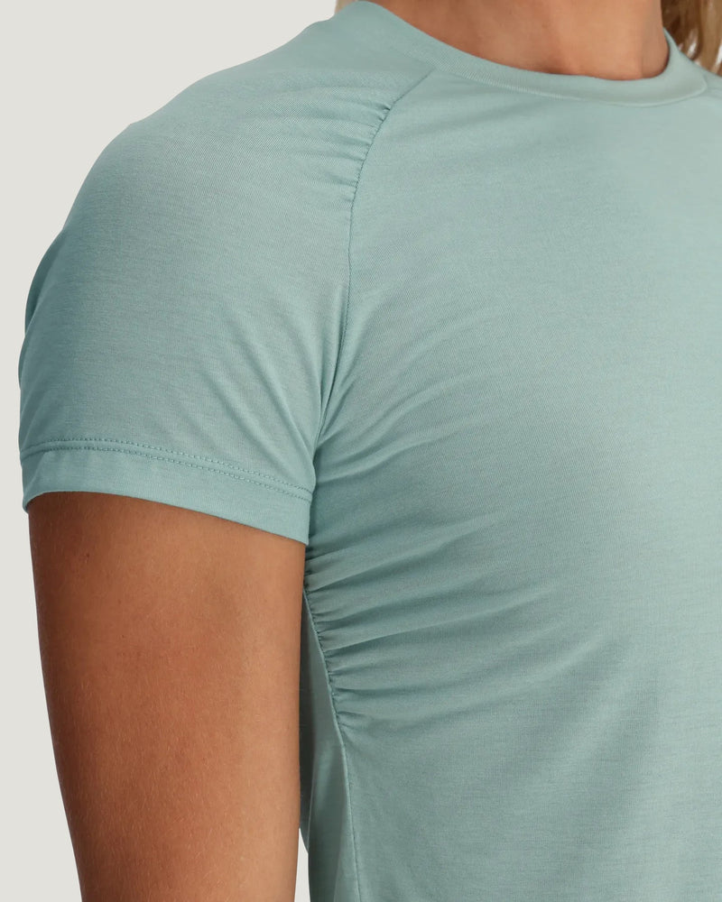 Load image into Gallery viewer, Free Fly Women's Elevate Lightweight Fitted Tee - Ski &amp; Tennis Station
