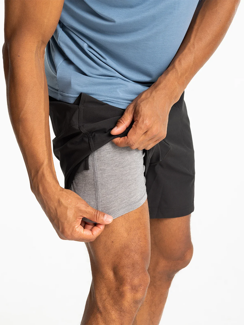 Load image into Gallery viewer, Free Fly Men&#39;s Lined Active Breeze Short - 5.5in

