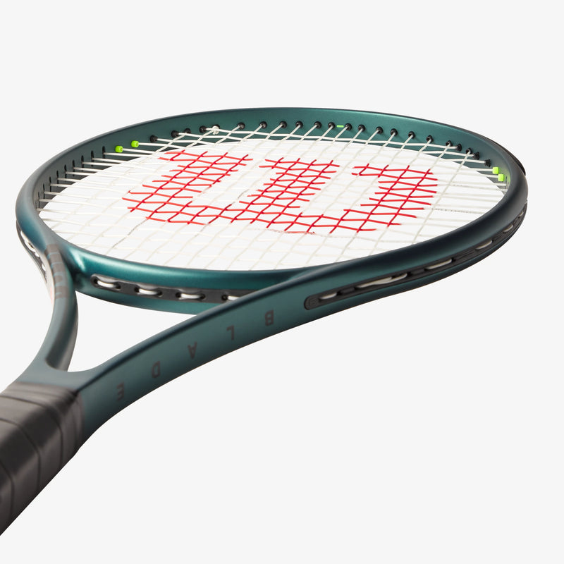 Load image into Gallery viewer, Wilson Blade 104 V9 Tennis Racket
