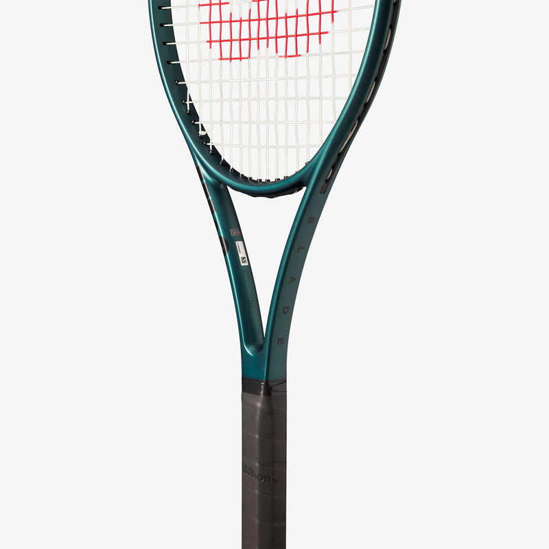 Load image into Gallery viewer, Wilson Blade 104 V9 Tennis Racket
