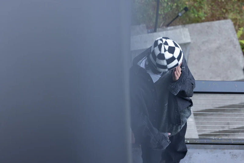 Load image into Gallery viewer, Coal Pearl Skull
