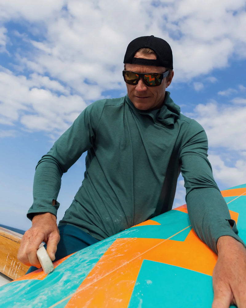 Load image into Gallery viewer, Free Fly Men's Elevate Lightweight Hoodie - Ski &amp; Tennis Station
