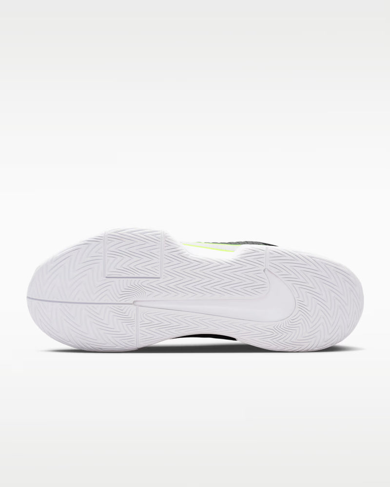 Load image into Gallery viewer, Nike Men's GP Challenge Pro Tennis Shoes
