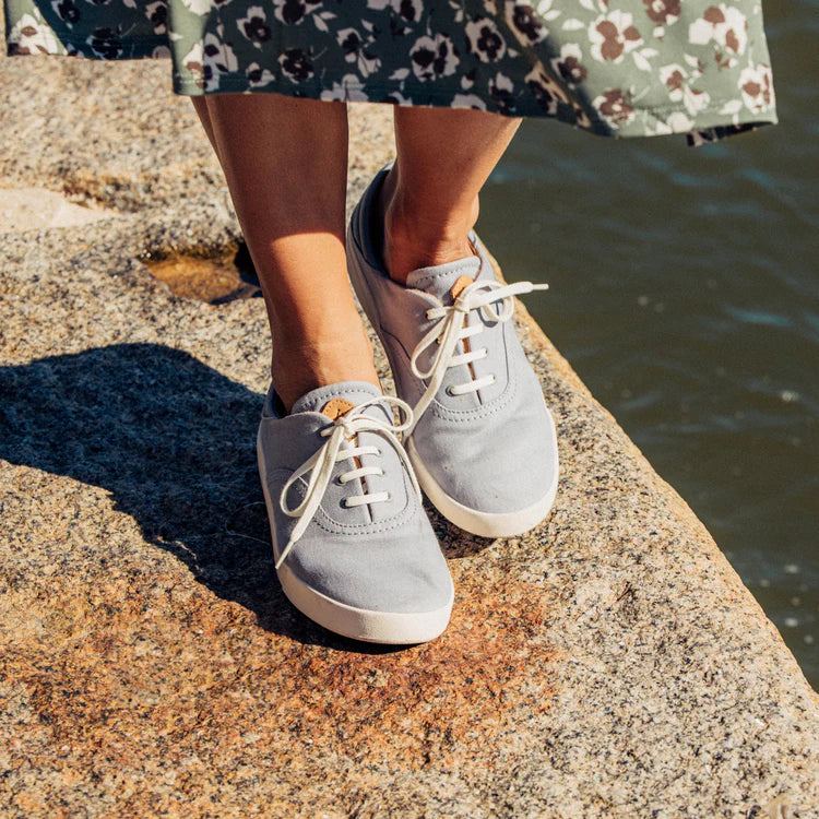 Load image into Gallery viewer, OluKai Women&#39;s Kohu Canvas Sneakers
