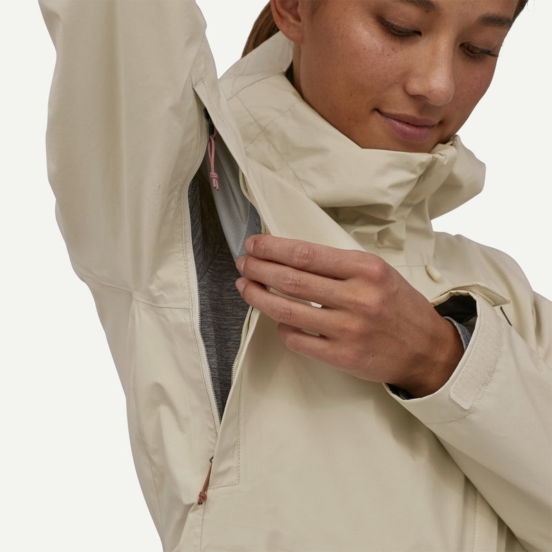 Load image into Gallery viewer, Patagonia Women&#39;s Torrentshell 3L Rain Jacket
