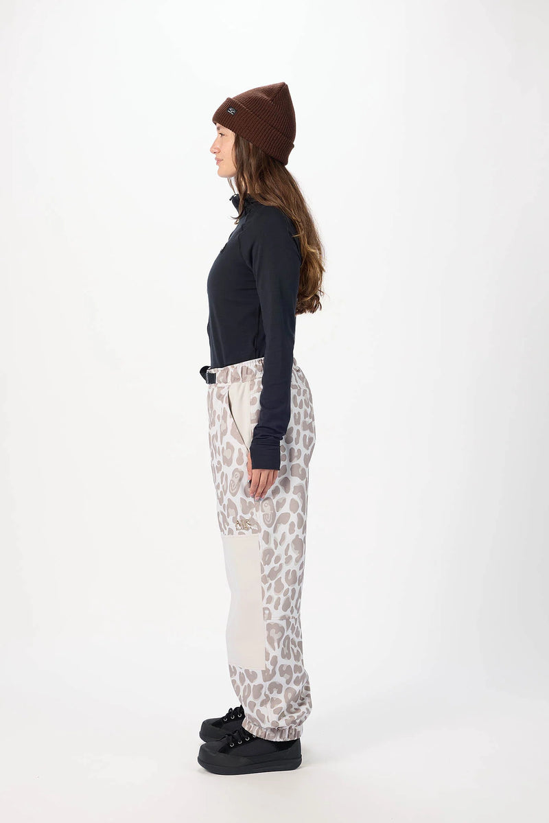 Load image into Gallery viewer, Airblaster Women's Elastic Boss Pants
