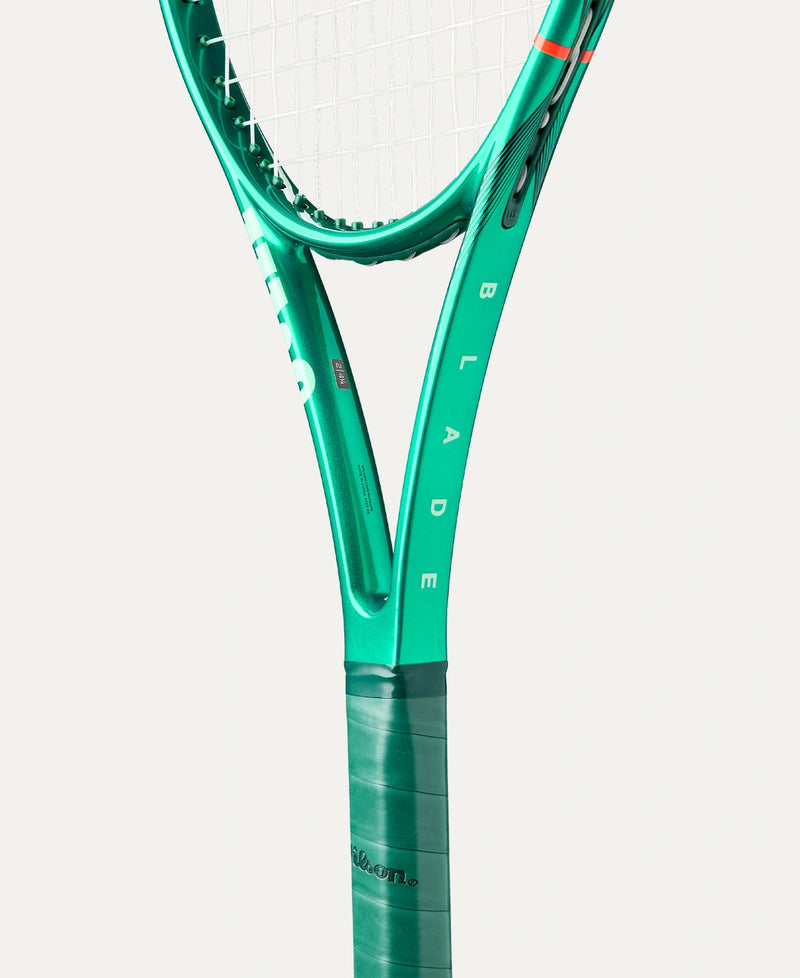 Load image into Gallery viewer, Wilson Blade 104 V10 Tennis Racket - Ski &amp; Tennis Station
