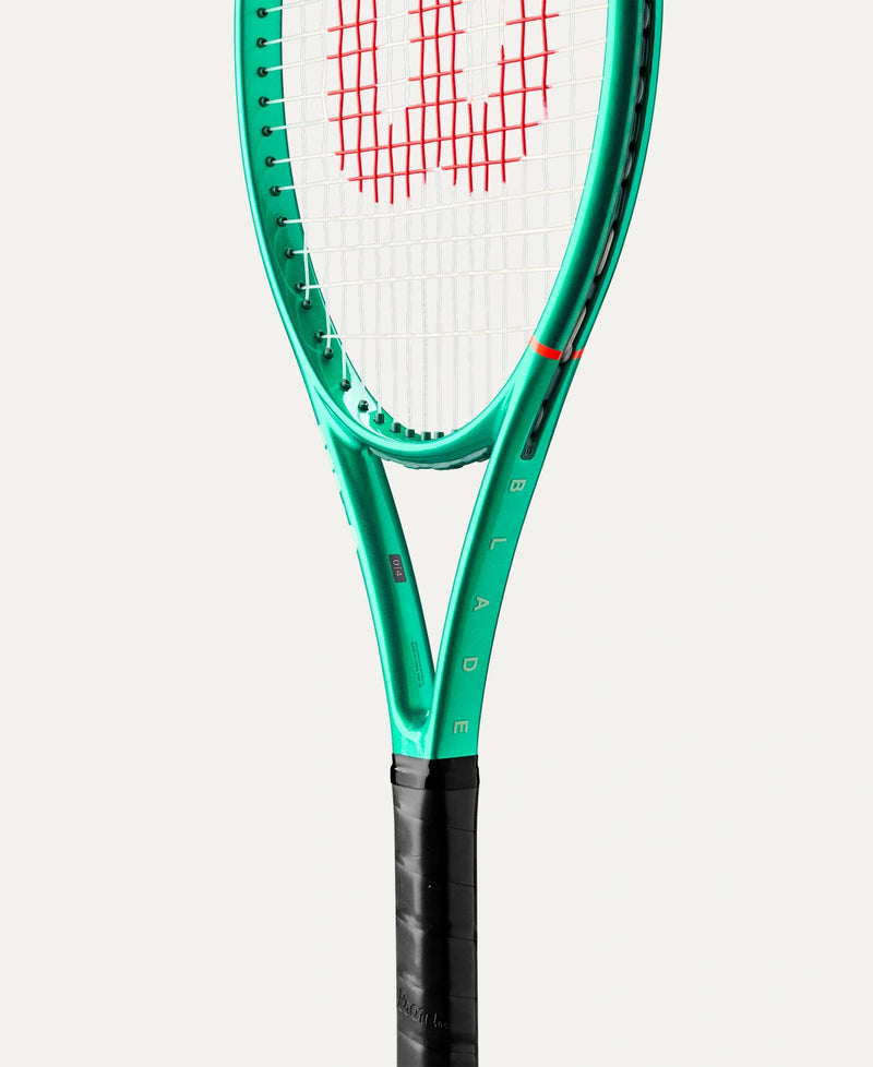 Load image into Gallery viewer, Wilson Blade 26 V10 Junior Tennis Racket

