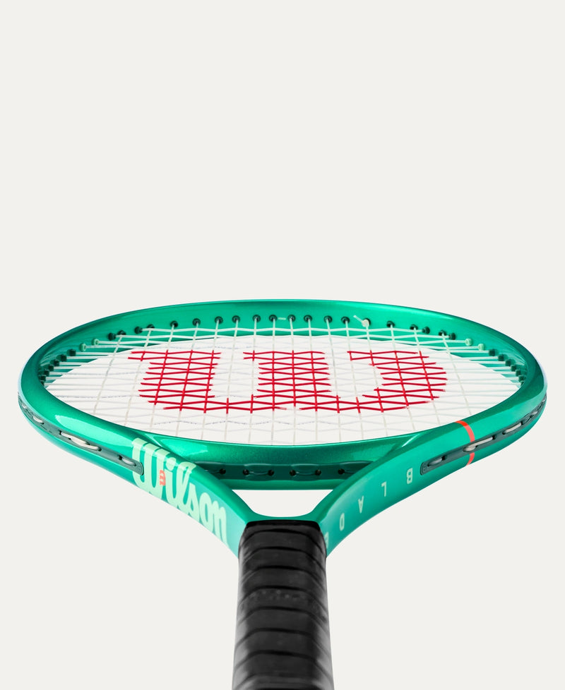 Load image into Gallery viewer, Wilson Blade 26 V10 Junior Tennis Racket
