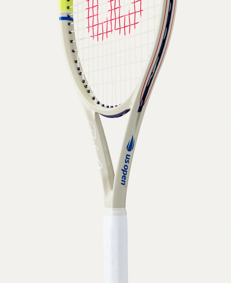 Load image into Gallery viewer, Wilson US Open 2026 Clash 100 V3 Tennis Racket
