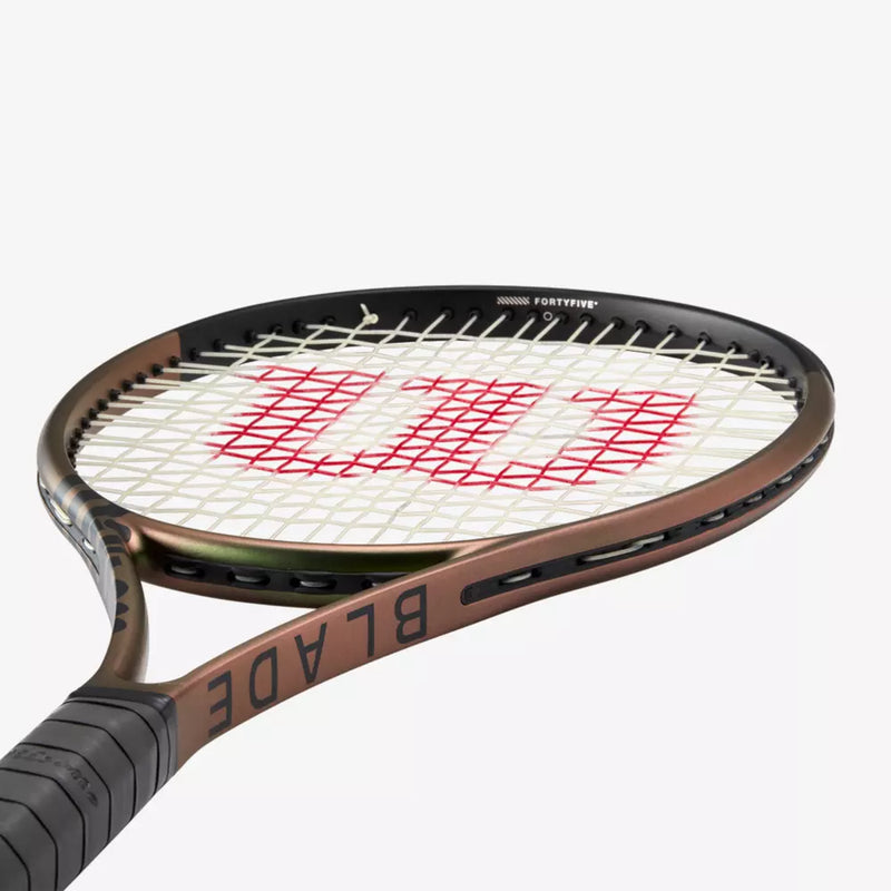 Load image into Gallery viewer, Wilson Blade 98 16X19 V8 Tennis Racquet
